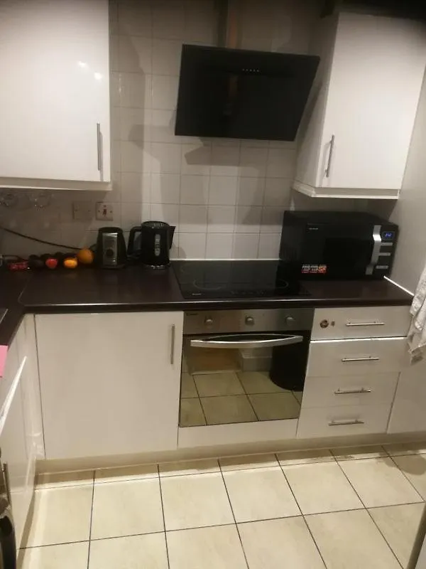 Half An Hour To The Heart Of London Apartment