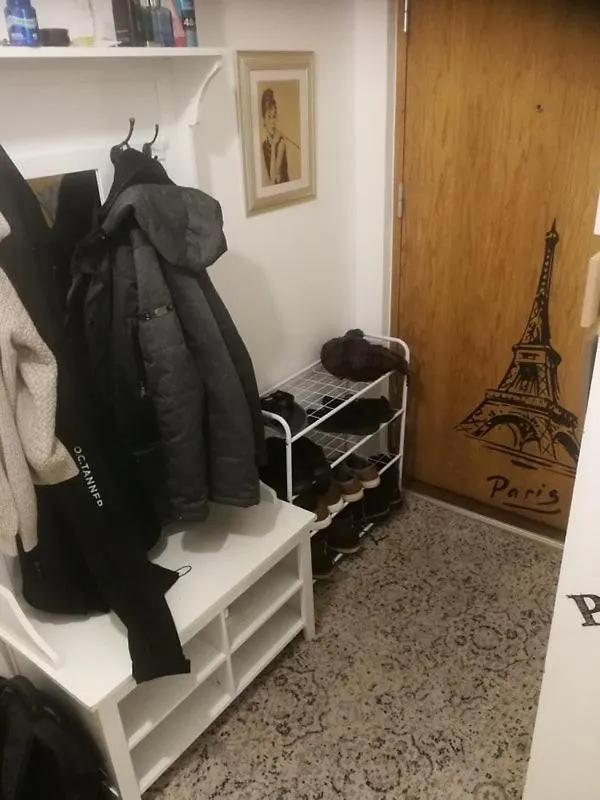 Half An Hour To The Heart Of London Apartment 0*,